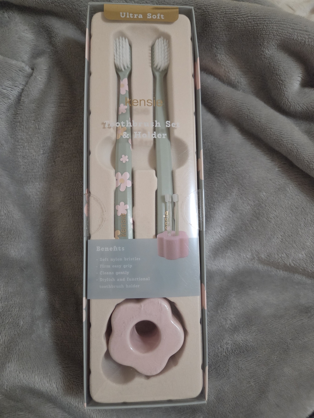 kensie Pink Floral Toothbrush Set with Holder - Ultra Soft Bristles